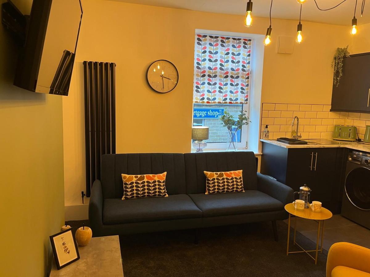 Modern & Retro Two Bedroom Apartment In Barnsley Luaran gambar